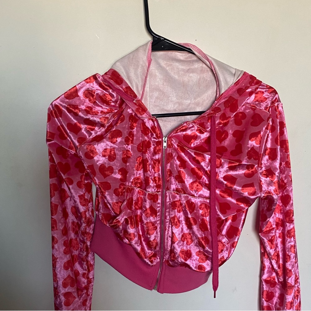 Jennifer’s body inspired pink cropped hoodie